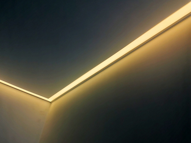 Натяжные потолки с подсветкой: стильное инновационное решение при оформлении интерьера